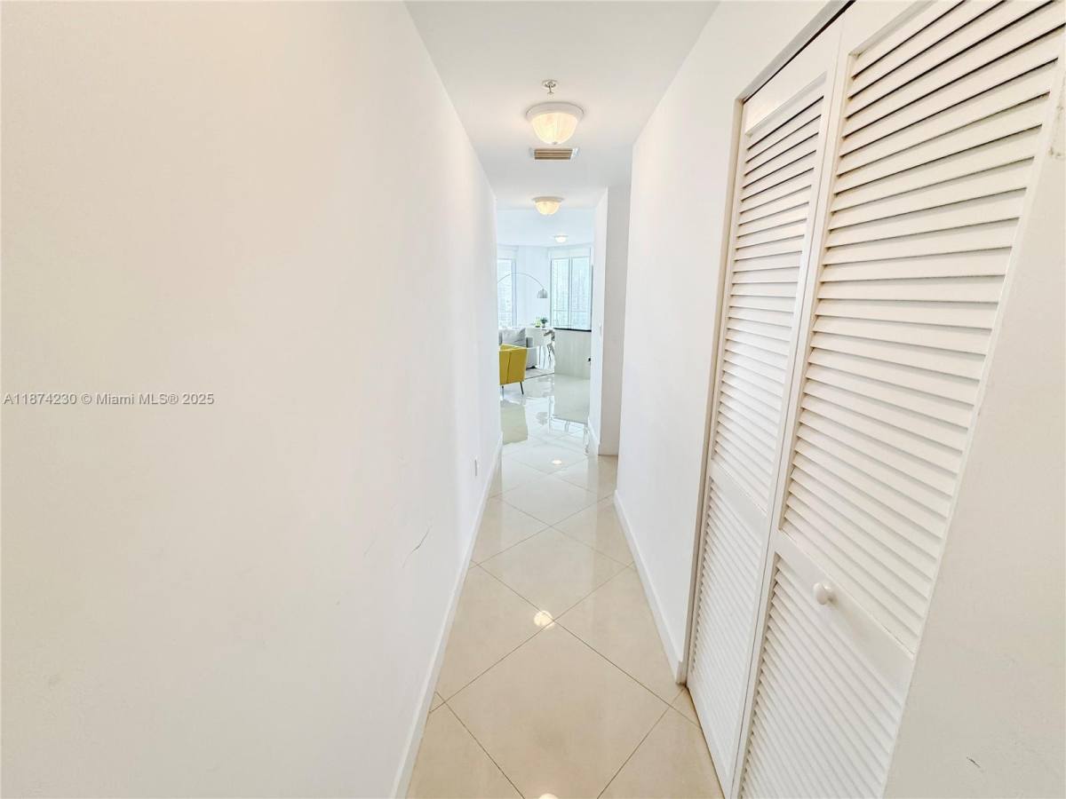 Apartment for rent at 1111 SW 1st Ave #3119, Miami, FL 33130