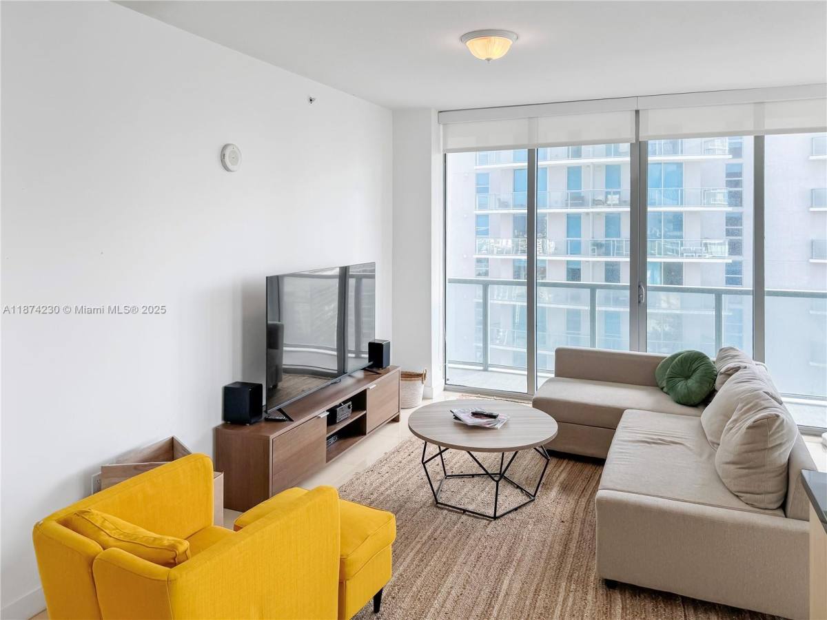 Apartment for rent at 1111 SW 1st Ave #3119, Miami, FL 33130