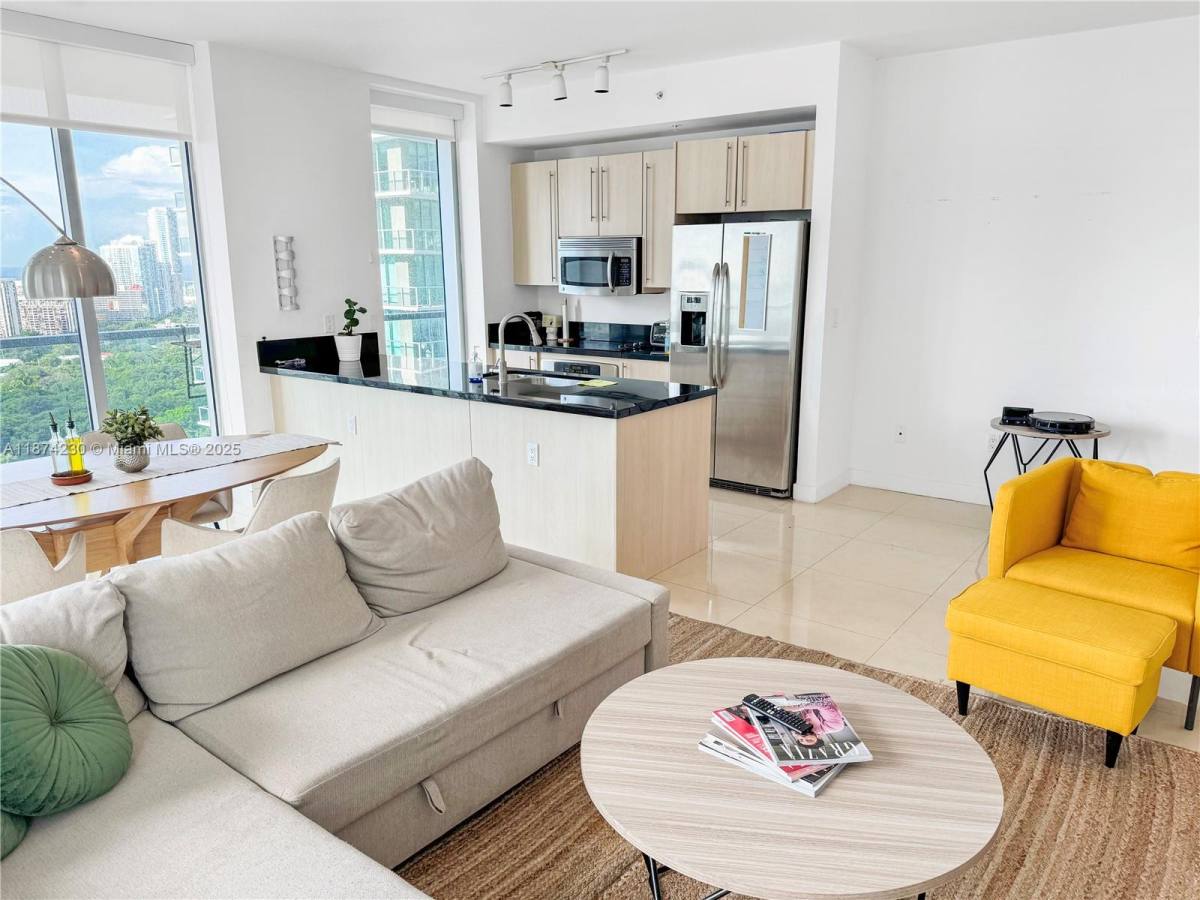 Apartment for rent at 1111 SW 1st Ave #3119, Miami, FL 33130