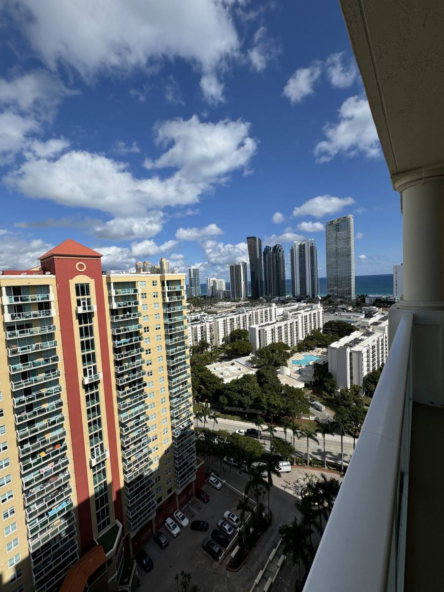 Apartment for rent at 17000 N Bay Rd #2505, North Miami Beach, FL 33160