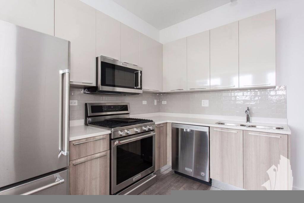 Condo for rent at 932 W Dakin St #301, Chicago, IL 60613