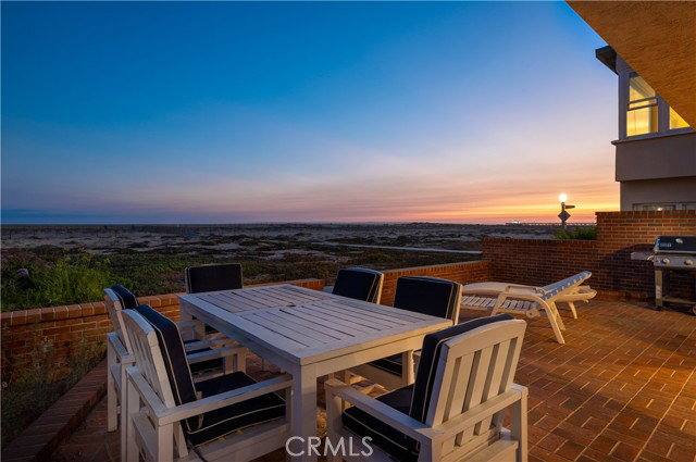 Apartment for rent at 1303 E Balboa Blvd, Newport Beach, CA 92661