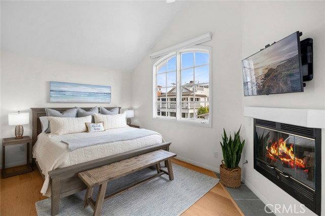 Apartment for rent at 117 Marine Ave, Newport Beach, CA 92662
