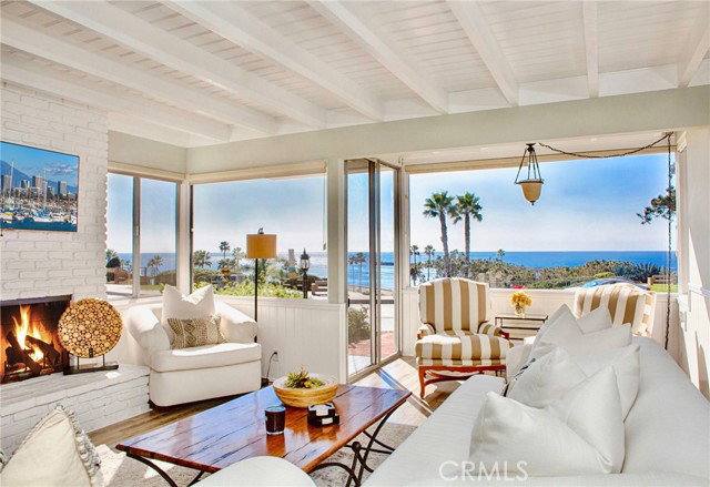 House for rent at 2824 Ocean Blvd, Corona Del Mar, CA 92625