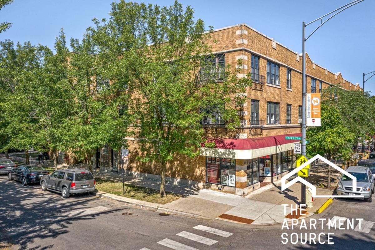 Apartment for rent at 2026 W Montrose Ave #2B, Chicago, IL 60618