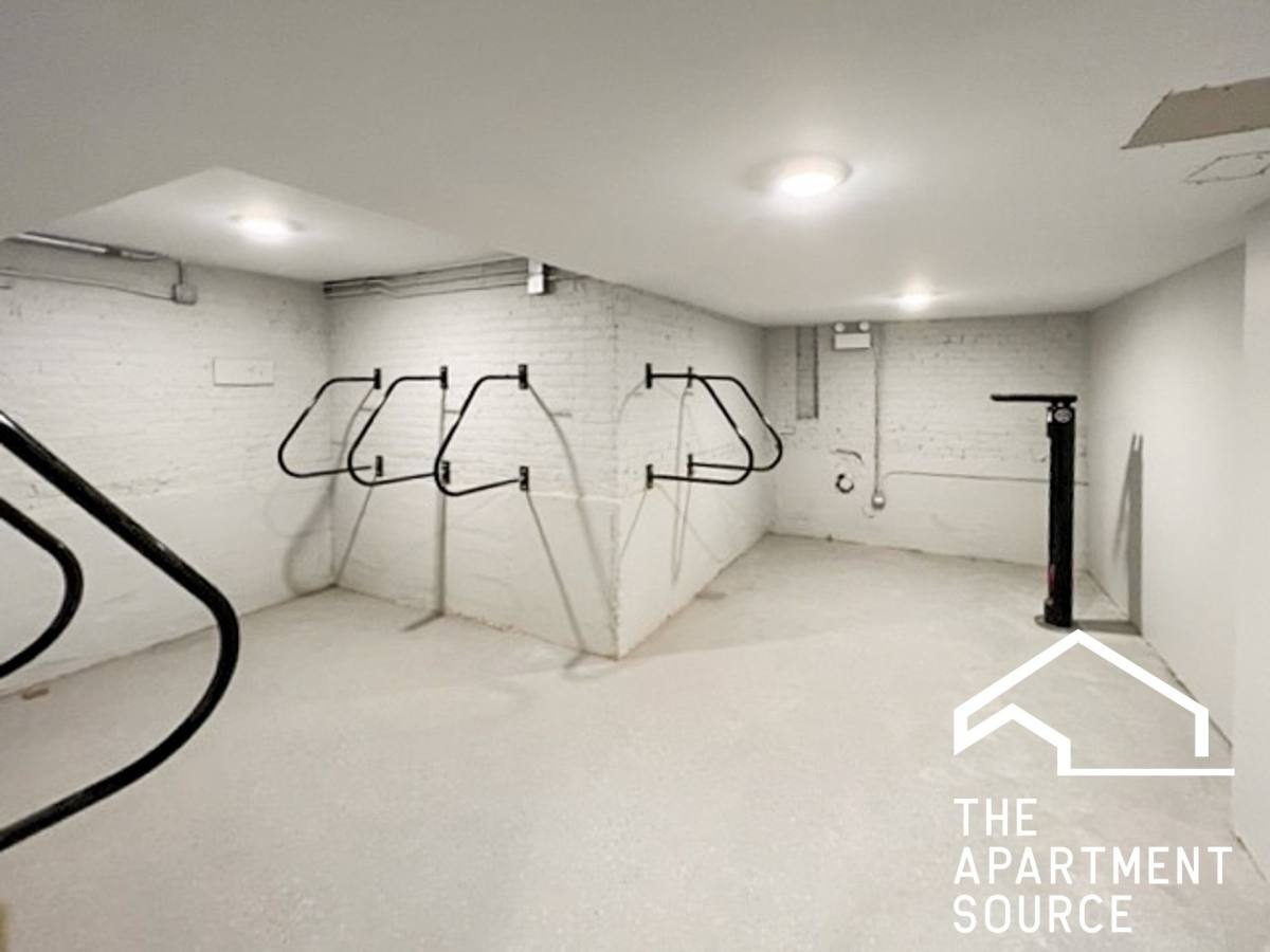Apartment for rent at 2026 W Montrose Ave #2B, Chicago, IL 60618