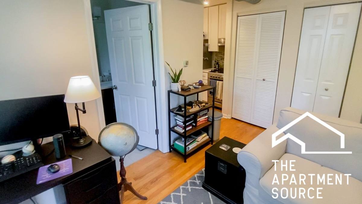 Apartment for rent at 2520 W Leland Ave #C3, Chicago, IL 60625