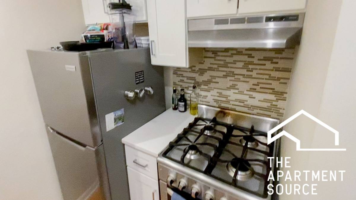 Apartment for rent at 2520 W Leland Ave #C3, Chicago, IL 60625