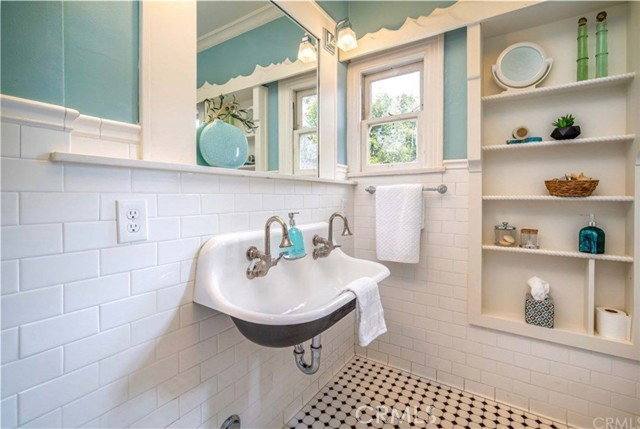 House for rent at 2421 Heliotrope Dr, Santa Ana, CA 92706