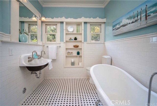 House for rent at 2421 Heliotrope Dr, Santa Ana, CA 92706