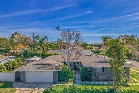 House for rent at 2112 Dover Dr, Newport Beach, CA 92660