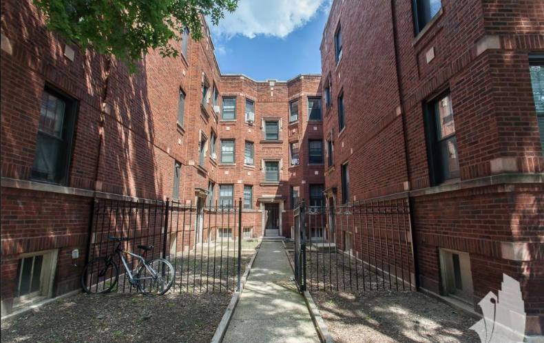 Apartment for rent at 4725 N Leavitt St #1, Chicago, IL 60625