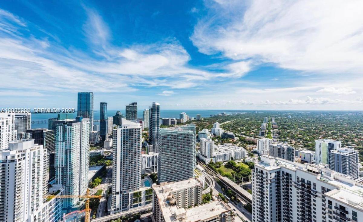Apartment for rent at 55 SW 9th St #2604, Miami, FL 33130