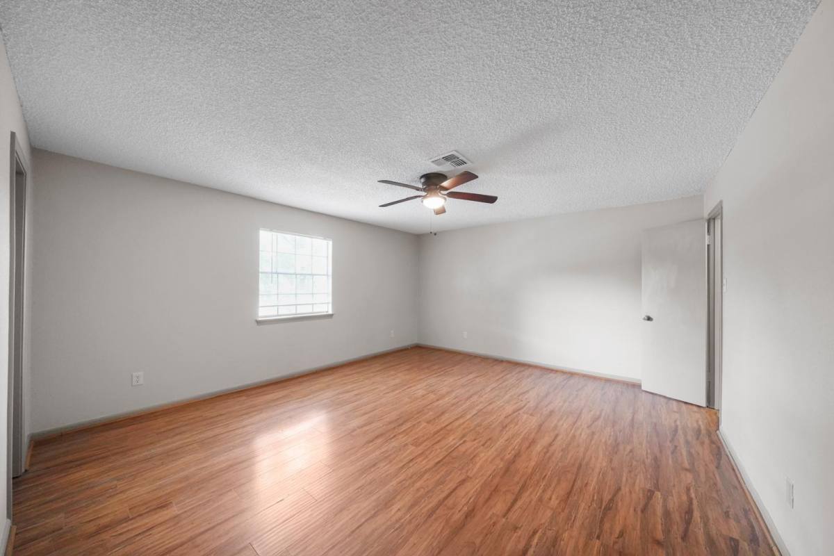 House for rent at 3104 Trail Hollow Dr, Pearland, TX 77584