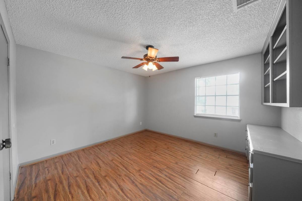 House for rent at 3104 Trail Hollow Dr, Pearland, TX 77584