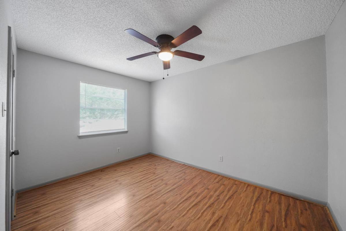 House for rent at 3104 Trail Hollow Dr, Pearland, TX 77584