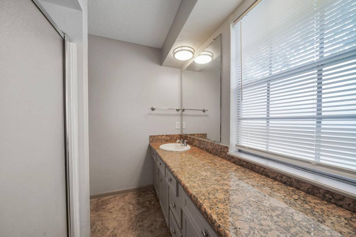 House for rent at 3104 Trail Hollow Dr, Pearland, TX 77584