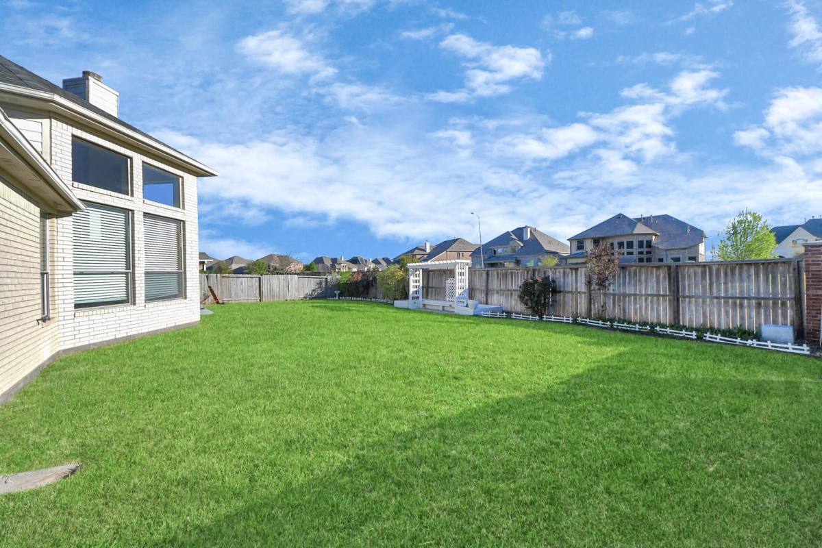 House for rent at 324 N Esplanade Lane, Stafford, TX 77477
