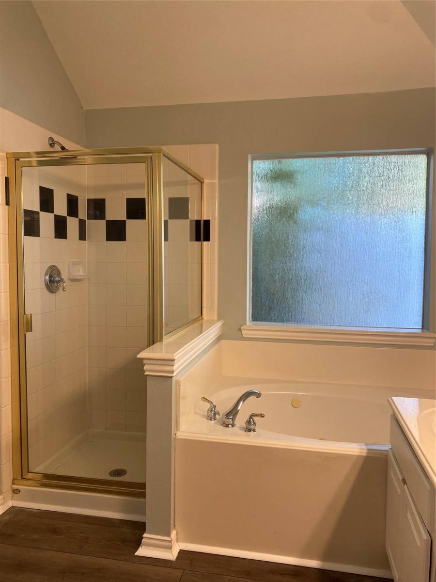 House for rent at 8313 Spinnaker Bay Lane, Pearland, TX 77584