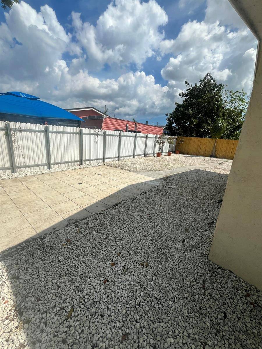House for rent at 2747 Summit Blvd, West Palm Beach, FL 33406