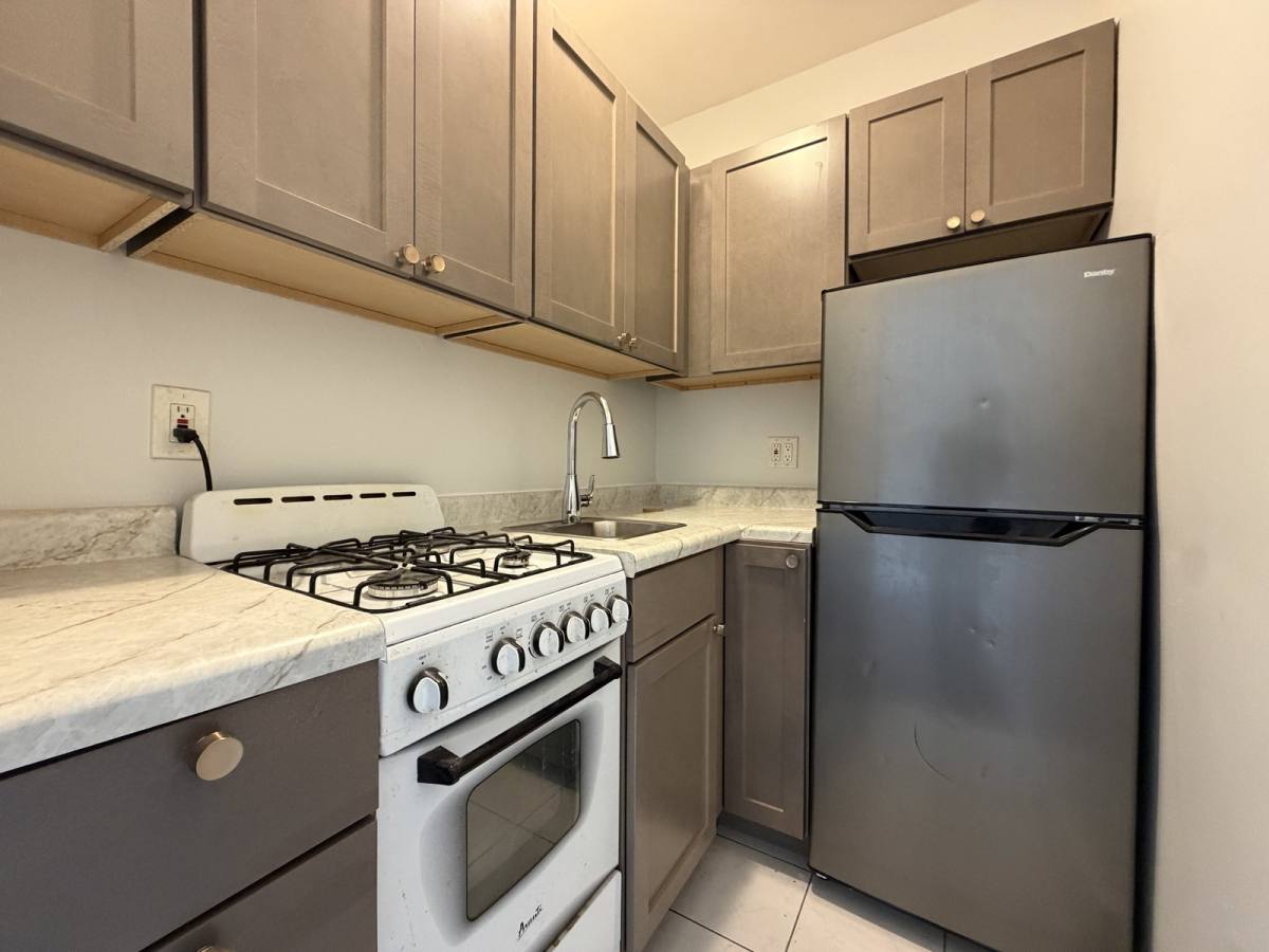 Apartment for rent at 3727 N Pine Grove Ave #303, Chicago, IL 60613