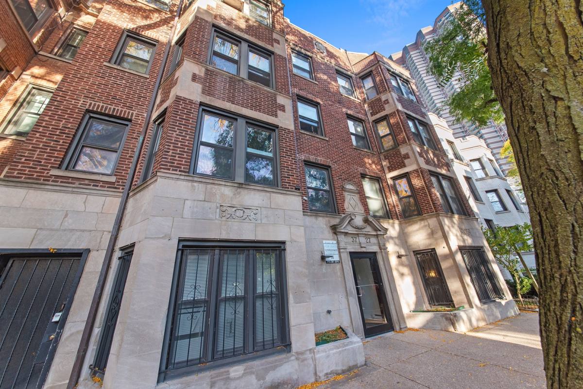 Apartment for rent at 3727 N Pine Grove Ave #303, Chicago, IL 60613