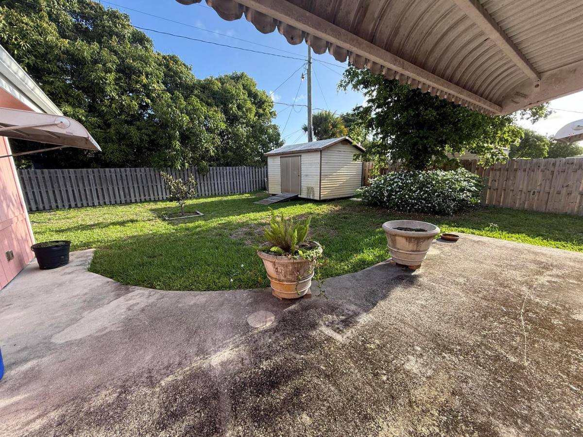 House for rent at 817 Elm Rd, West Palm Beach, FL 33409