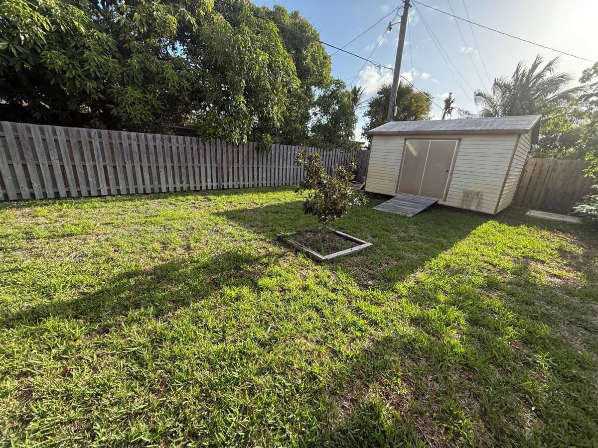 House for rent at 817 Elm Rd, West Palm Beach, FL 33409