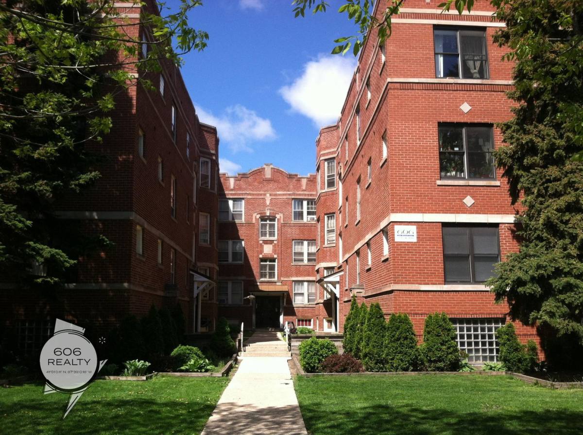 Apartment for rent at 3930 N Keeler Ave #1B, Chicago, IL 60641