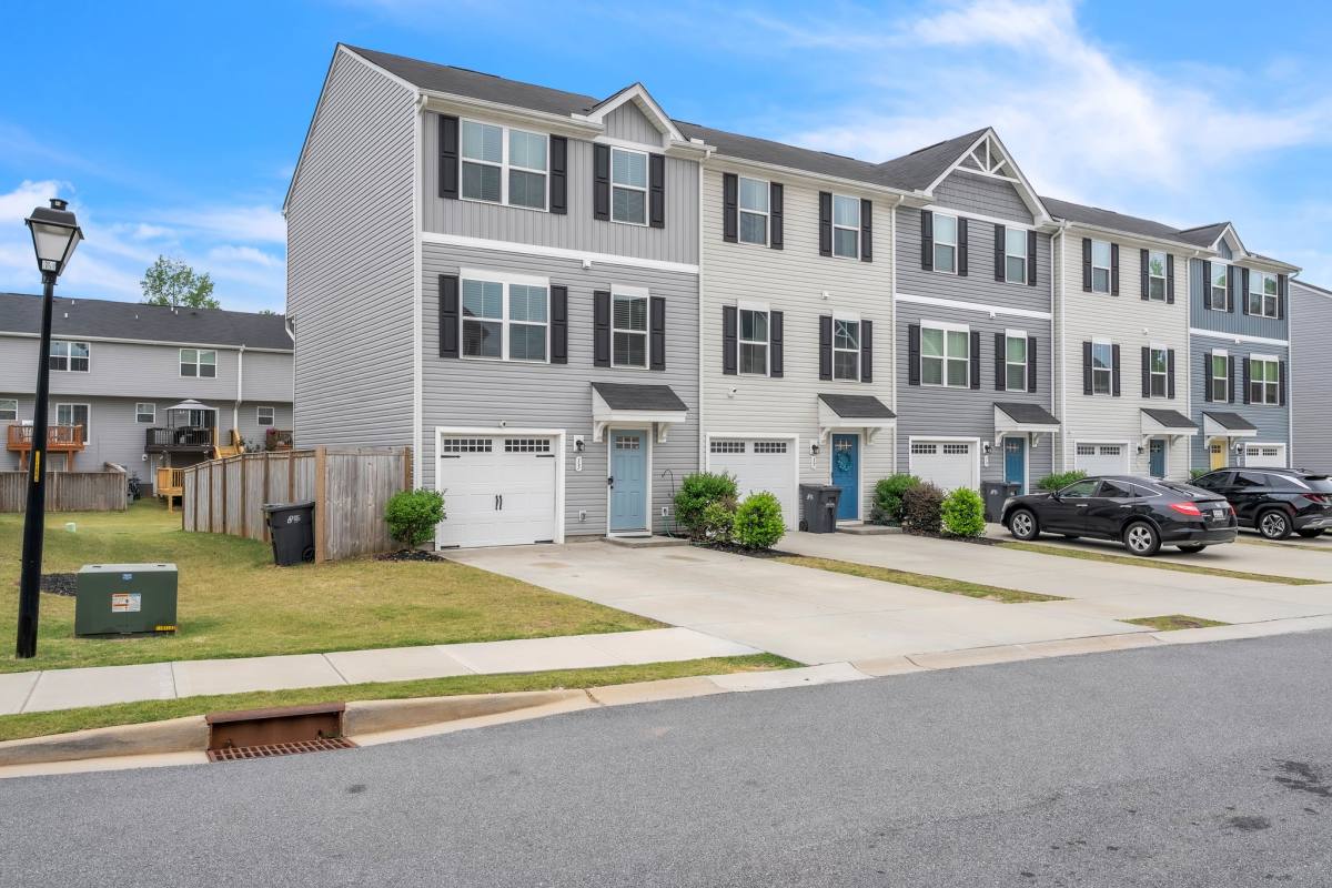 Townhouse for rent at 15 High Pine Trail, Greenville, SC 29617