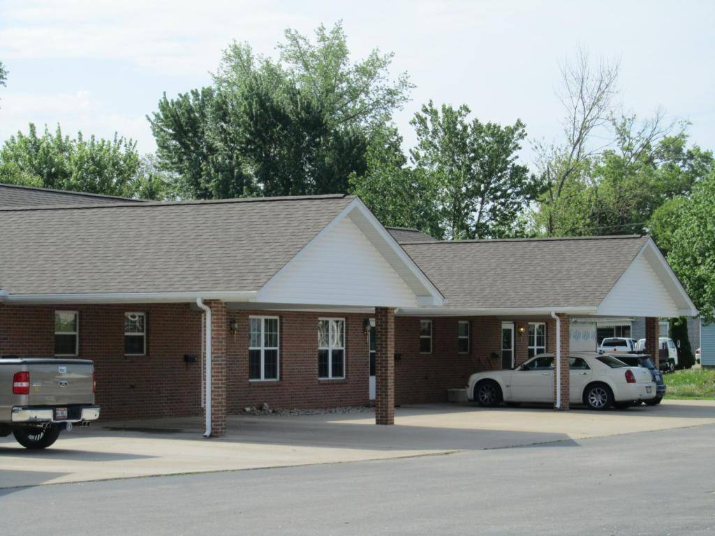 Apartment for rent at 907 W Cherry St, Marion, IL 62959