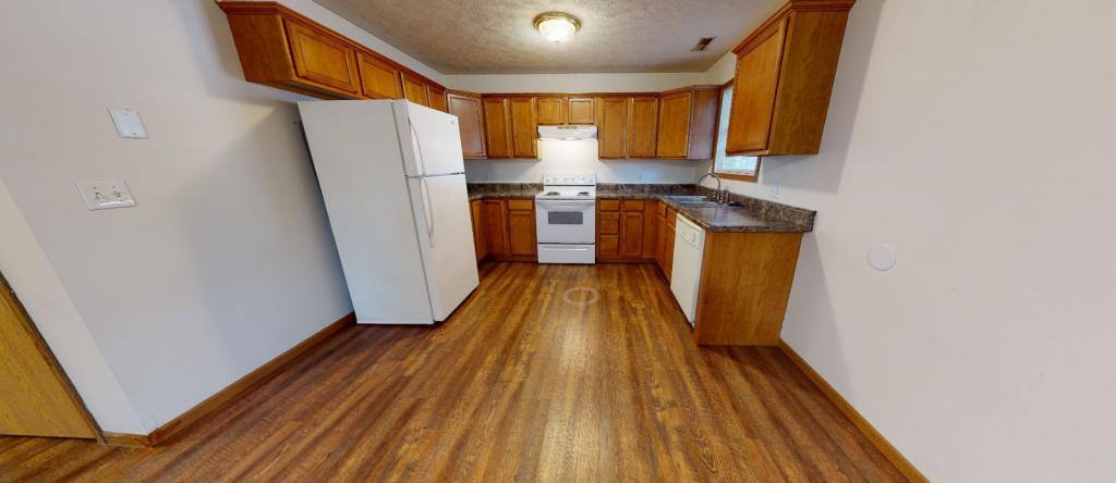 Apartment for rent at 907 W Cherry St, Marion, IL 62959