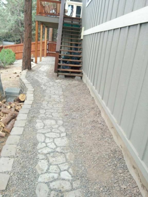 Apartment for rent at 605 NW Sonora Dr, Bend, OR 97703