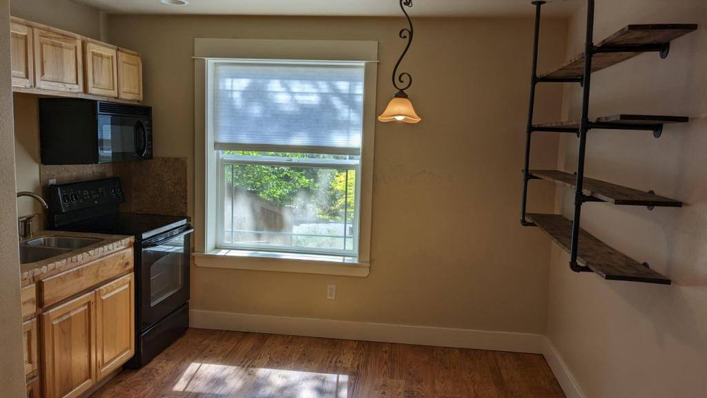 Apartment for rent at 605 NW Sonora Dr, Bend, OR 97703