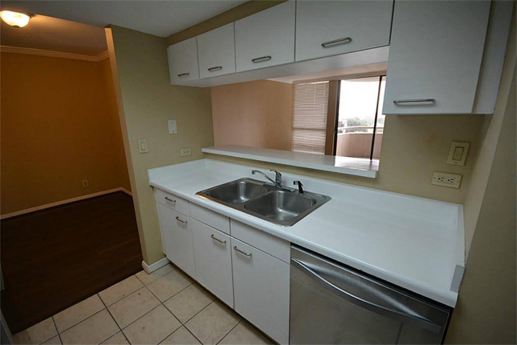 Apartment for rent at 3525 Sage Rd #702, Houston, TX 77056