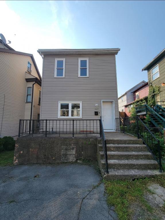 House for rent at 1019 18th Ave, Altoona, PA 16601