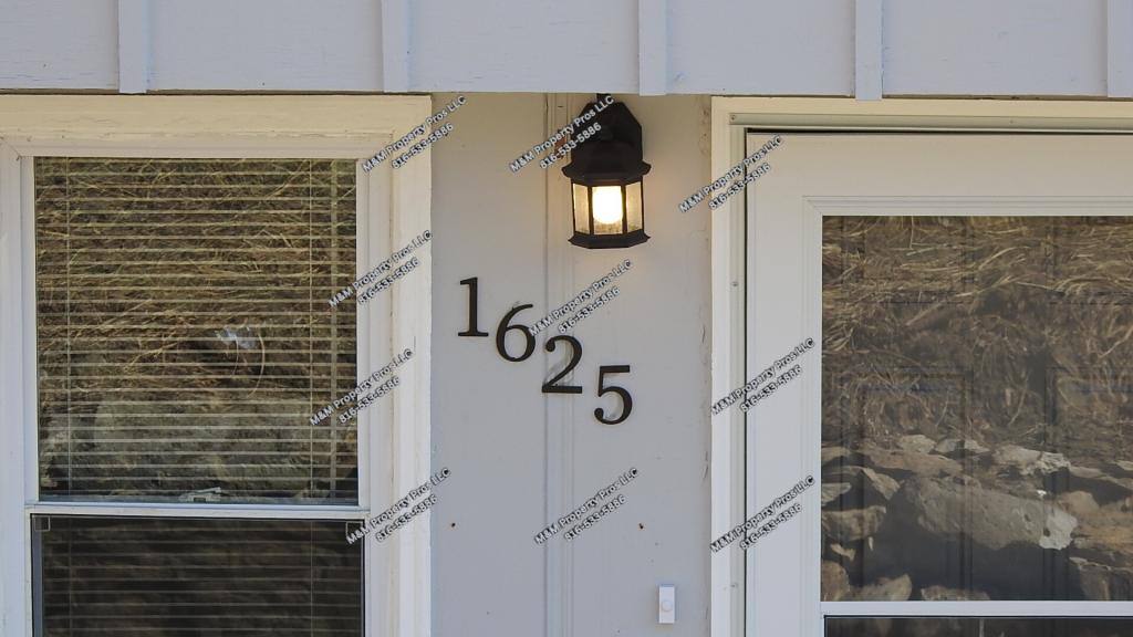 House for rent at 1625 Holt Lane, Kansas City, KS 66102