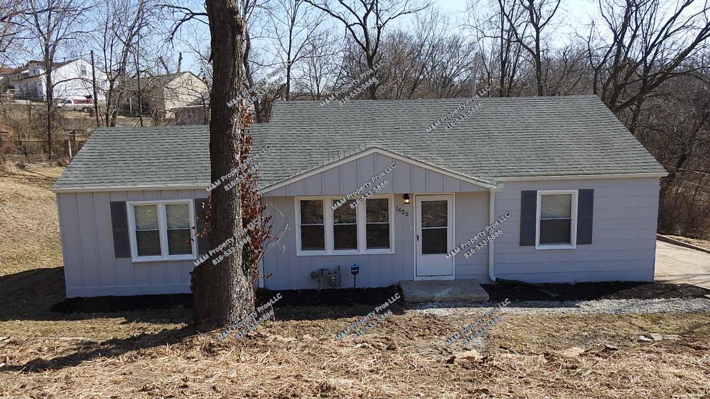 House for rent at 1625 Holt Lane, Kansas City, KS 66102