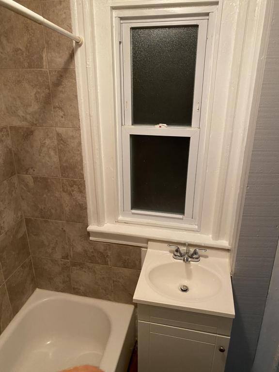 Apartment for rent at 33 N Franklin St, Allentown, PA 18102
