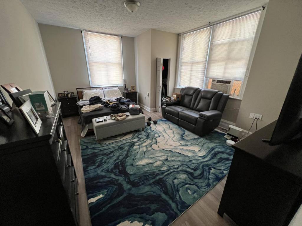 Apartment for rent at 910 4th Ave, Huntington, WV 25701
