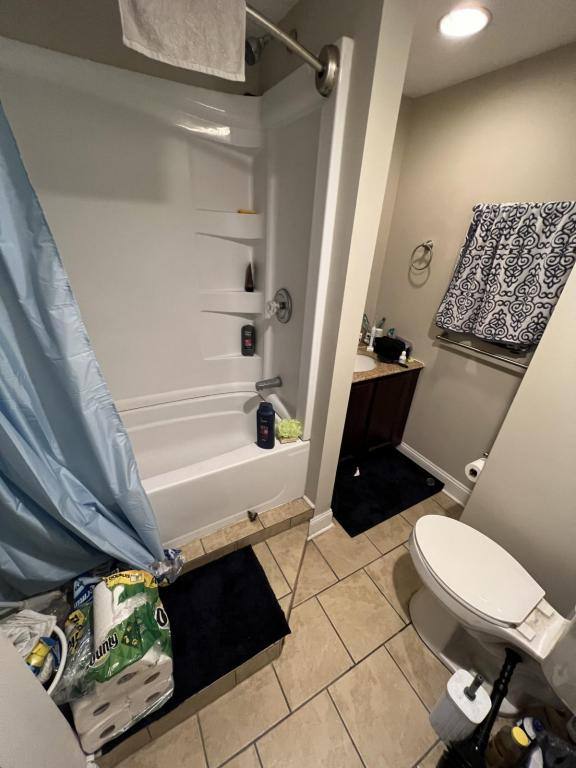 Apartment for rent at 910 4th Ave, Huntington, WV 25701