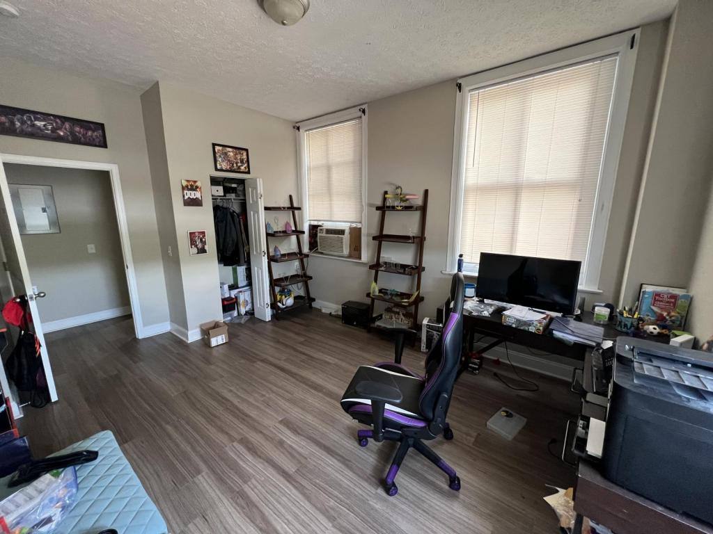 Apartment for rent at 910 4th Ave, Huntington, WV 25701