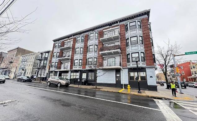 Apartment for rent at 202 N 6th St, Allentown, PA 18102