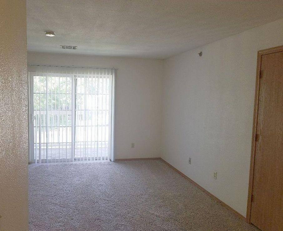 Apartment for rent at 810 E 8th St #103, Bartlesville, OK 74003