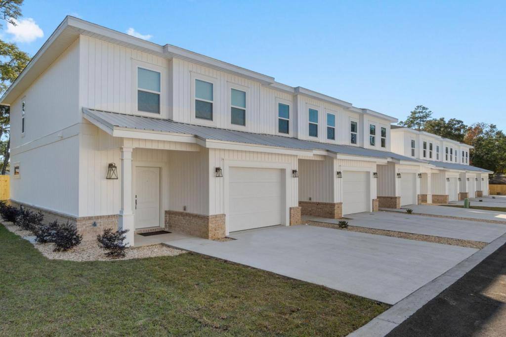 Townhouse for rent at 513 Hill Lane, Niceville, FL 32578