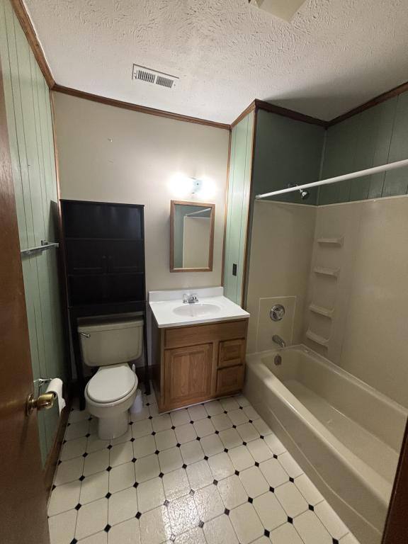 Apartment for rent at 101 W Broadway St, Rogersville, TN 37857