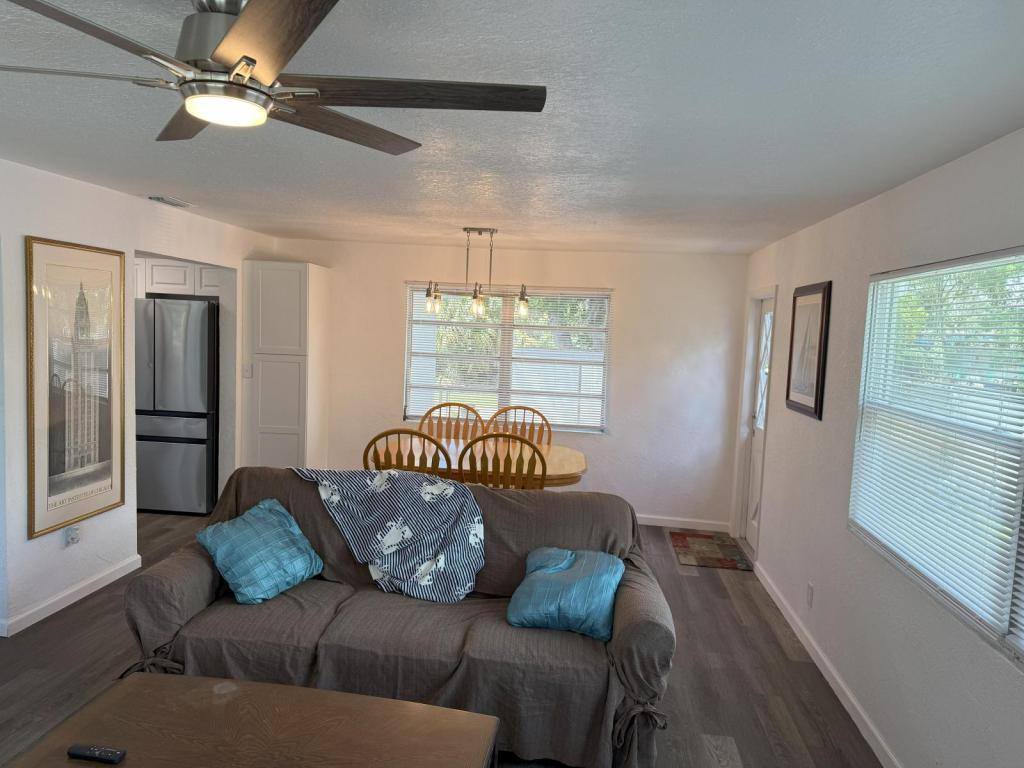 House for rent at 2004 20th Ave W, Bradenton, FL 34205
