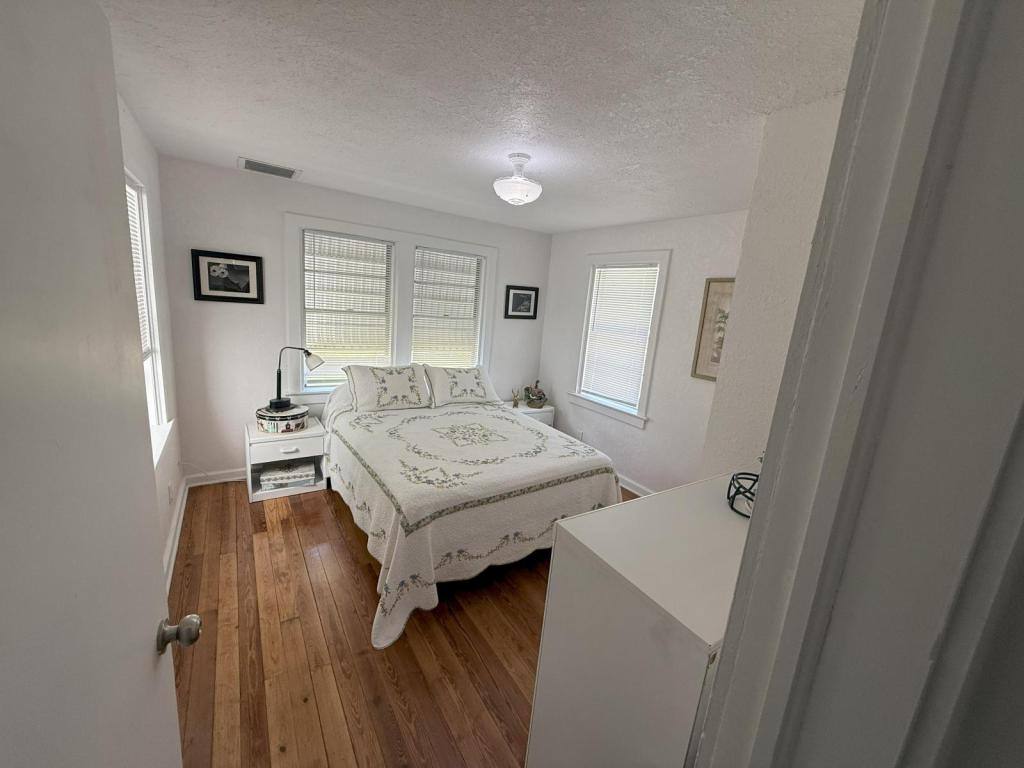 House for rent at 2004 20th Ave W, Bradenton, FL 34205