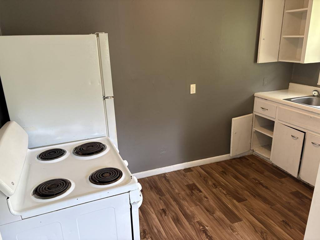 House for rent at 417 S Cedar St #423, Nevada, MO 64772