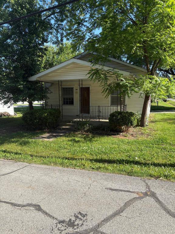 House for rent at 801 E 9th St, Lamar, MO 64759
